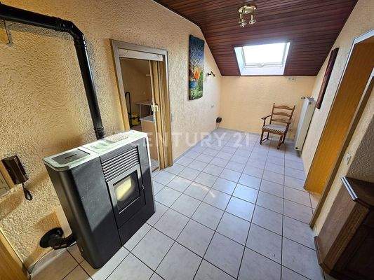 Flur - Eingangsbereich der Wohnung im OG mit mögl. Esszimmer