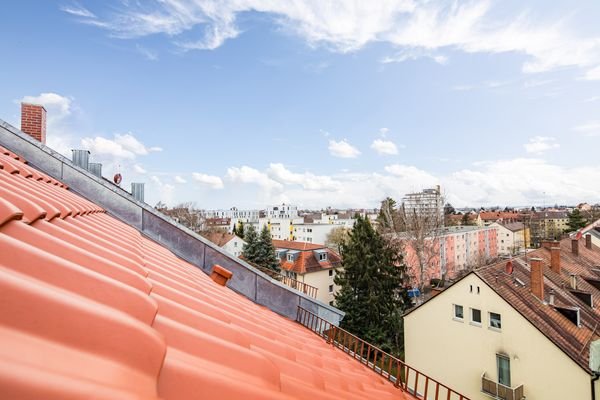 Blick aus dem Dachfenster in das schöne Stadtviertel Maxfeld