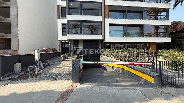 Spacious Apartment with Sea View in İzmir Karşıyaka Bostanlı