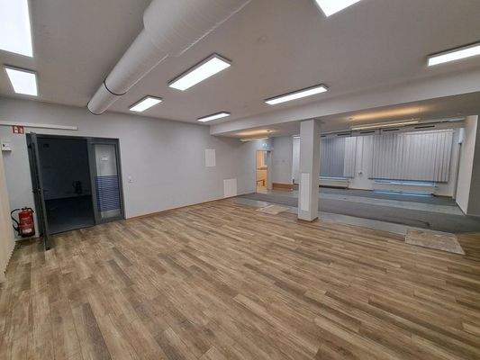 Gewerbefläche mit Einzelbüro