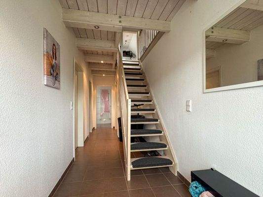 Flur/Treppe zum Spitzboden