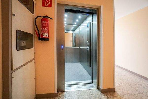 Köhler-Immobilien - Aufzug