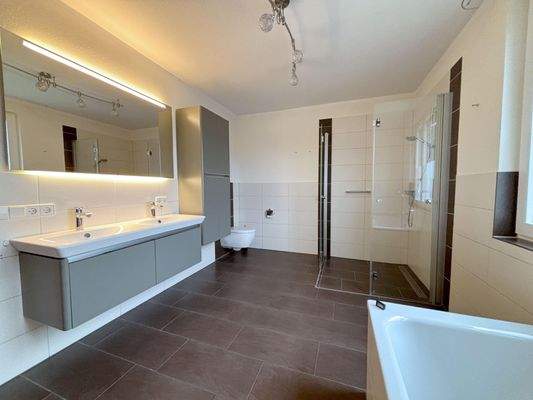 Erdgeschoss - Tageslichtbad