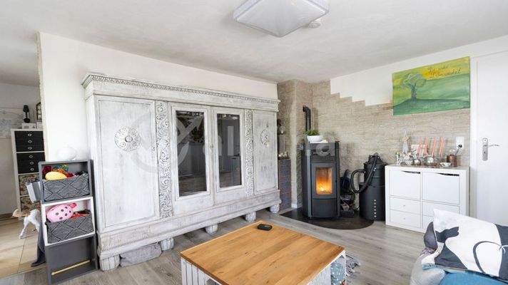 EG: Wohnzimmer mit Kaminofen