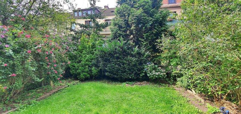 Hübscher Süd-West Garten.