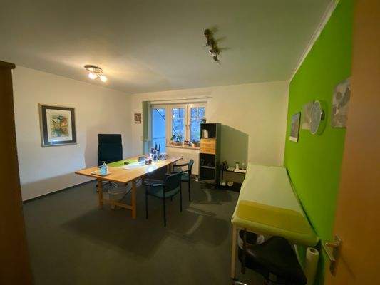 Sprech-/ und Behandlungszimmer 2