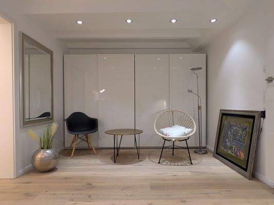 Ankleide zwischen Schlafen 1 und Schlafen 2 OG