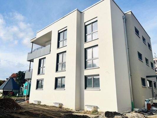 die Fertigstellung naht - die Ansicht des Hauses Brüder-Beckerstraße 10a (Stand 29.10.2025)