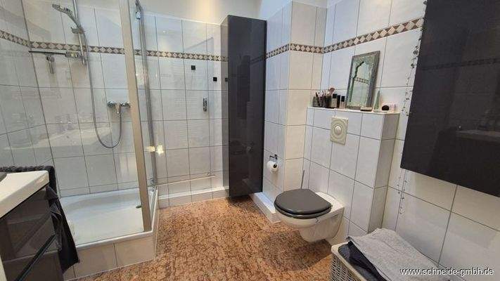 Badezimmer im Dachgeschoss