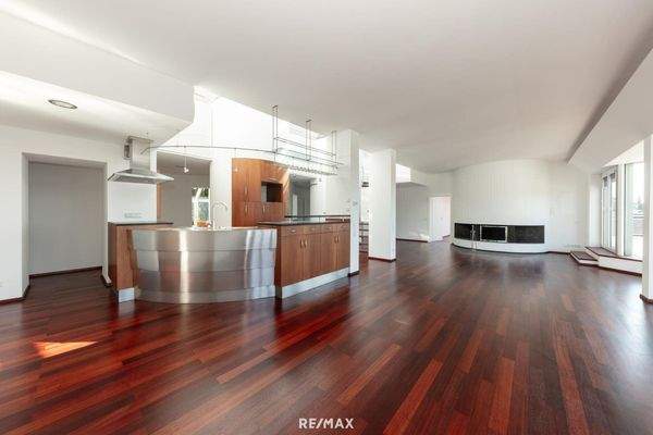 Offener Grundriss verbindet Wohn-und Küchenbereich