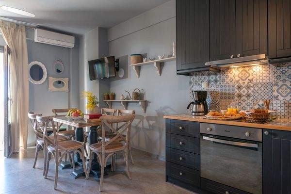 stove and dining area.jpg