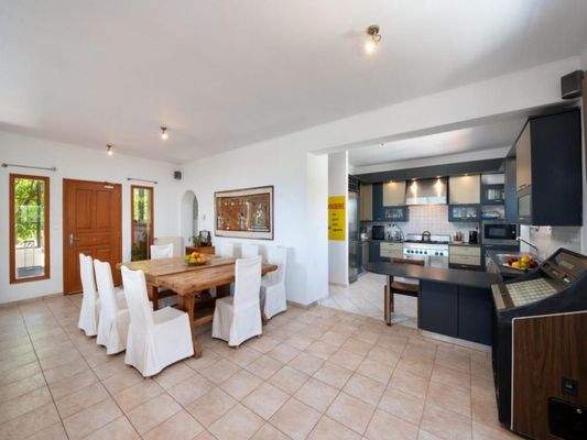 Kreta, Elounda: Villa mit Pool und atemberaubendem Meerblick auf die Bucht zu verkaufen