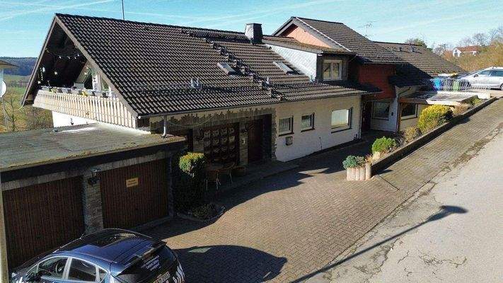 04 Vorne Gesamtansicht.jpg