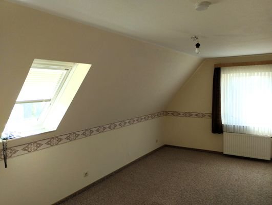 großes Zimmer OG.jpg