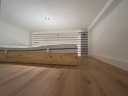 Obere Etage, z.B. Schlafgalerie