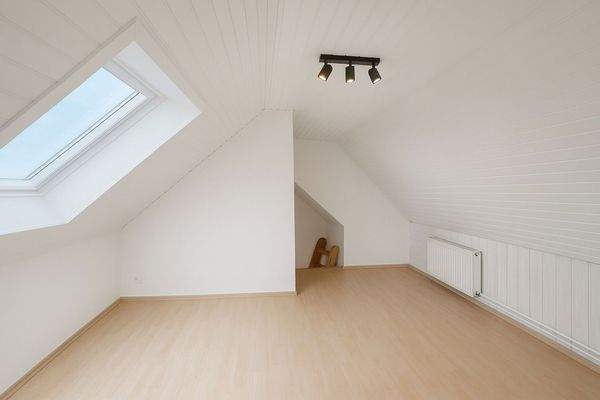 Zimmer Dachgeschoss / Aufgang