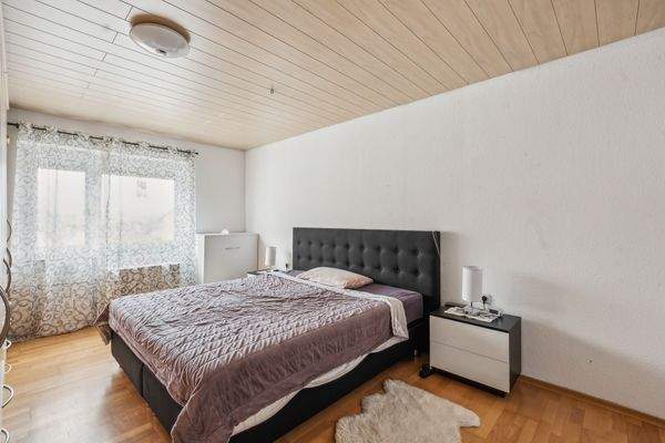 Schlafzimmer mit Fenster