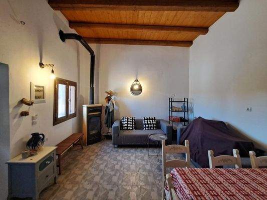 Kreta – Charmantes, 200 Jahre altes Steinhaus mit Pool, Garten und Bergblick zu verkaufen