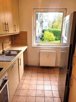 Küche mit Blick zum Garten.jpg