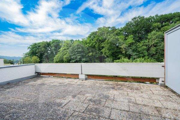Terrasse mit Blick ins grüne