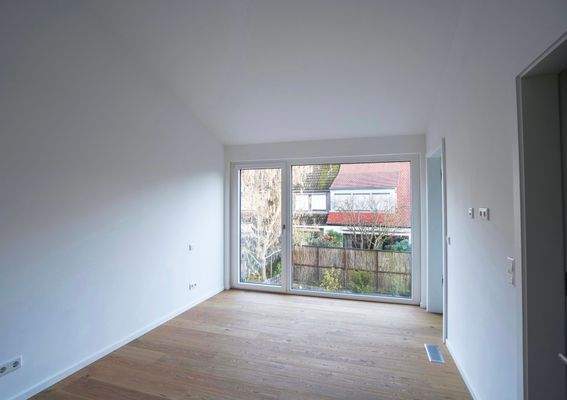 Schlafzimmer mit Bad en Suite und Ankleide