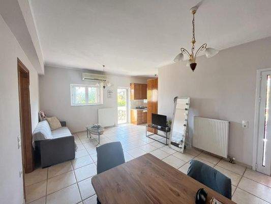 MIT VIDEO: Kreta, Neo Chorio: Zwei- Apartmentshaus zu verkaufen