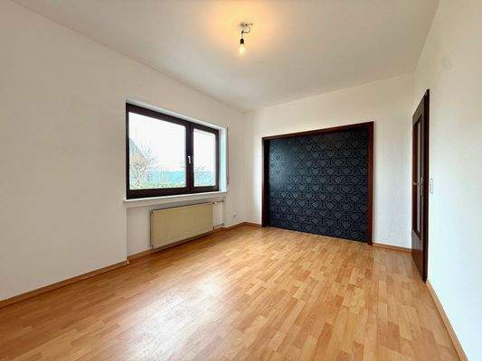 ...angrenzendes Schlafzimmer