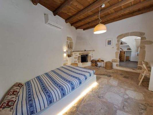 Kreta, Aspro: 3 Villen mit traditionellen Steinelementen und Bergblick zu verkaufen