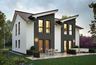 Großes Mehrfamilienhaus mit velen Fenstern