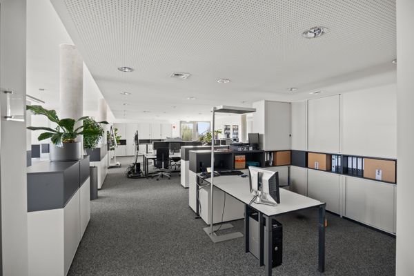 2025-04 Fotos Innen 1. OG  (19).jpg