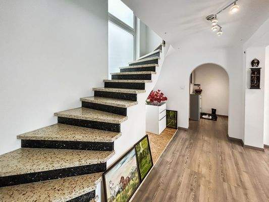 Aufgang ins Obergeschoss