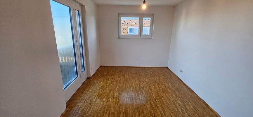 Zimmer vorne am Eingang                                 1 (2).jpg