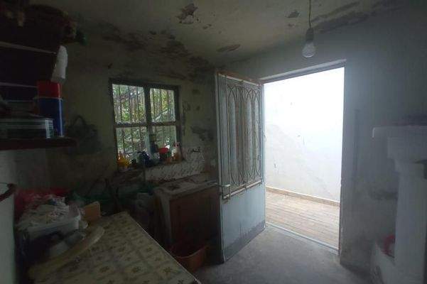 Kreta, Kastelli: Einfamilienhaus mit großem Garten in traditionellem Dorf zu verkaufen