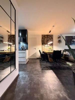 Blick in den Wohnbereich / Abstellraum 