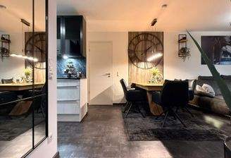 Blick in den Wohnbereich / Abstellraum 