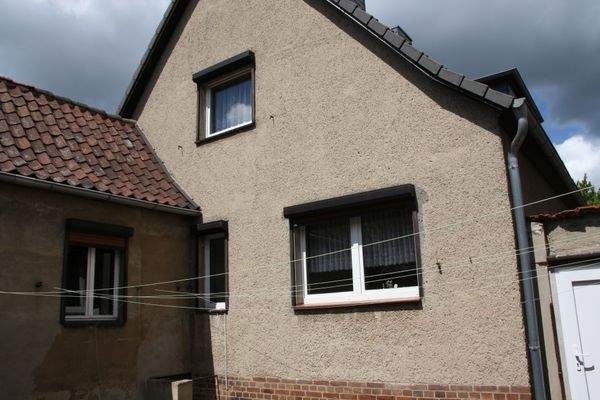 Wohnhaus Rückseite und Anbau Hofansicht!