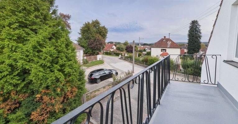 Balkon - (KI generiert)