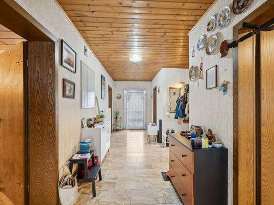 großzügiger Flur EG