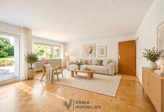 Wohnzimmer - virtuell eingerichtet (KI)