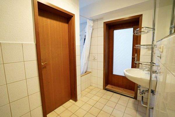 Badezimmer mit Badewanne