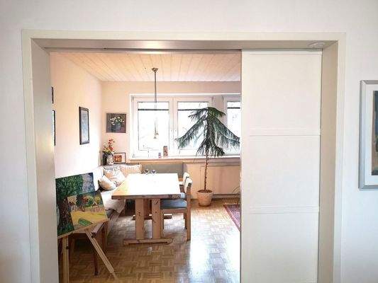 Große Schiebetür West-Ost