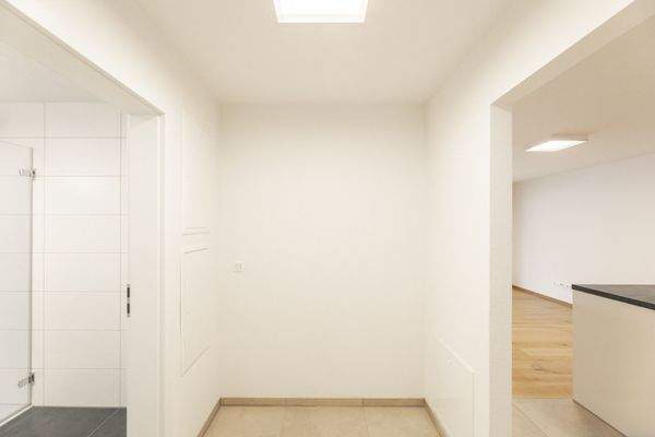 Flur mit Platz für die Garderobe