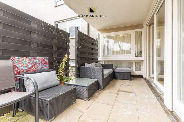 Terrasse mit Platz für entspannte Stunden im Freien