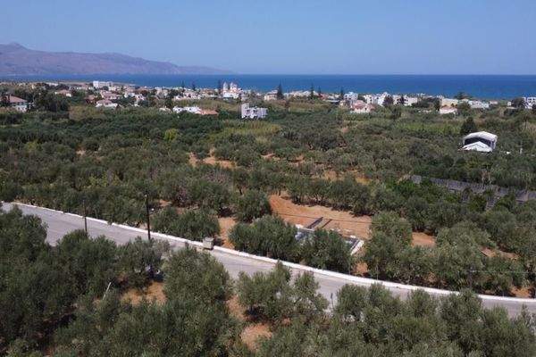 Kreta, Maleme: Villa in mediterraner Anlage mit Olivenhain und Meerblick zu verkaufen