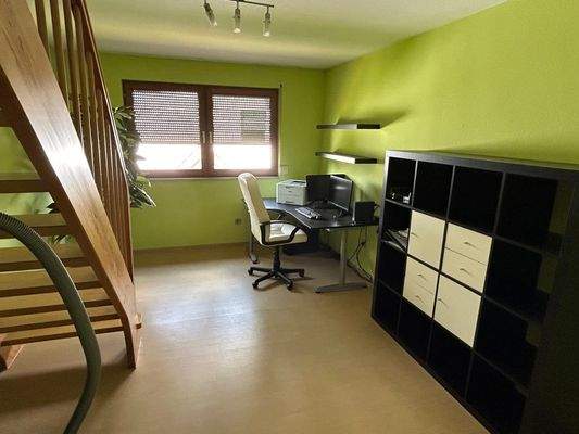 OG Büro und Zugang Spitzboden