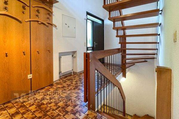 Eingangsbereich-Treppenhaus