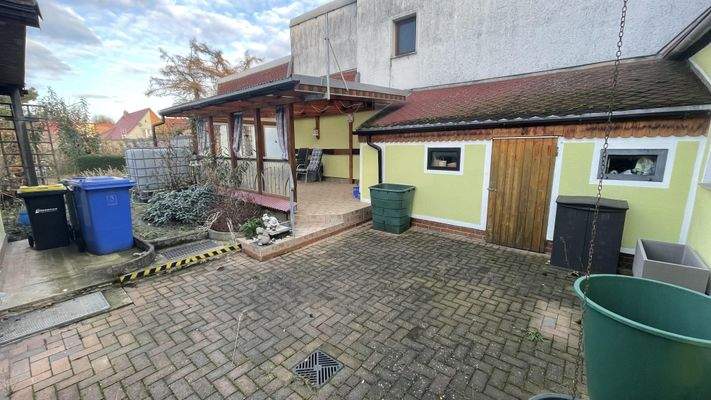 Ansicht Abstell und Terrasse