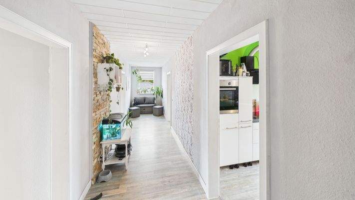 CAM03143G0-PR0190-STILL015