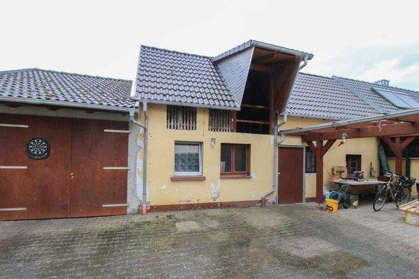 Innenhof-Zugang Nebengebäude