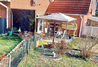 Terrasse mit Garten